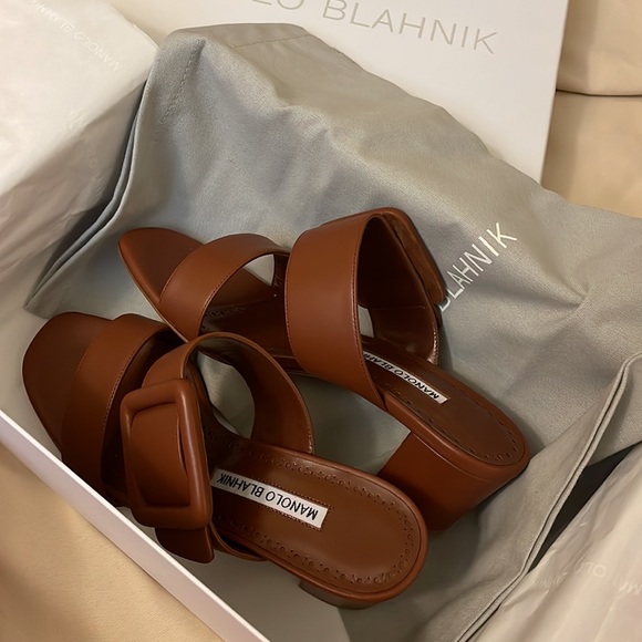 Manolo Blahnik Shoes - Manolo Blahnik
Titubanew Leather Mules（US6.5）